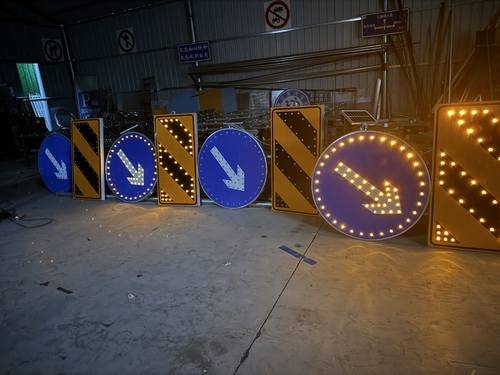 大同大同河南太阳能自发光交通路标牌厂家